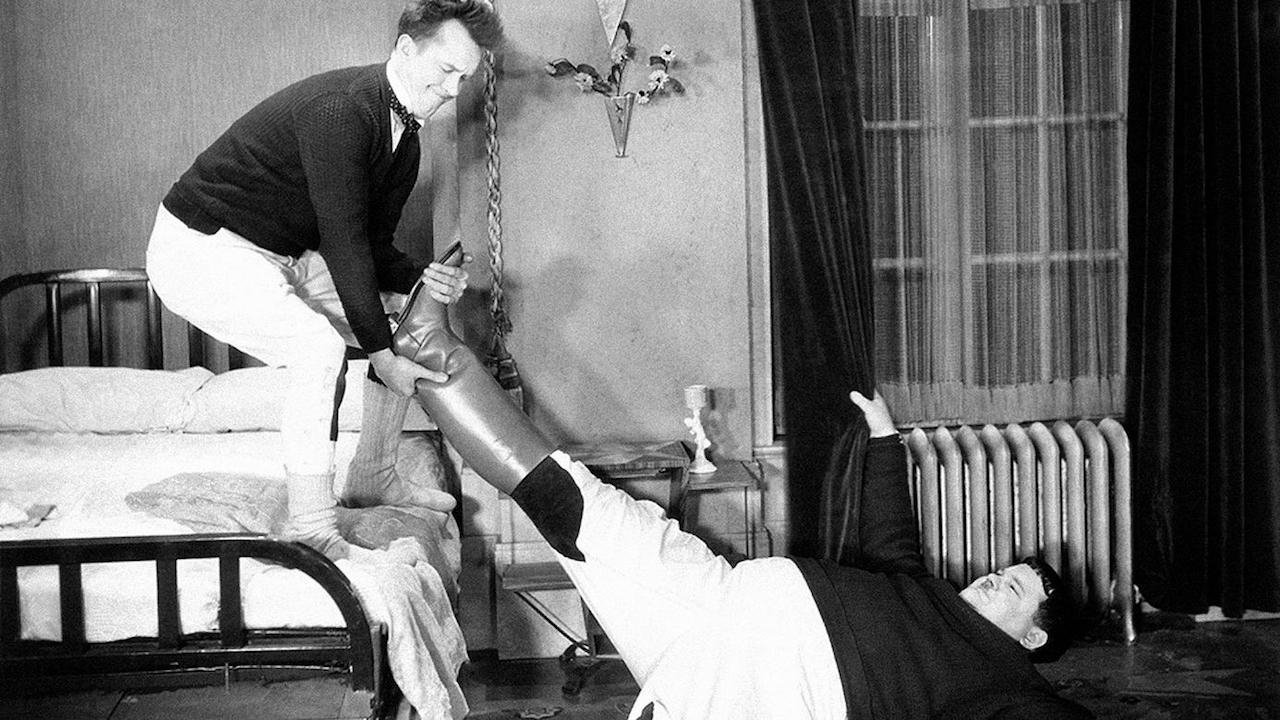 Dick und Doof - Die Qual mit den Stiefeln (1931) abspielen