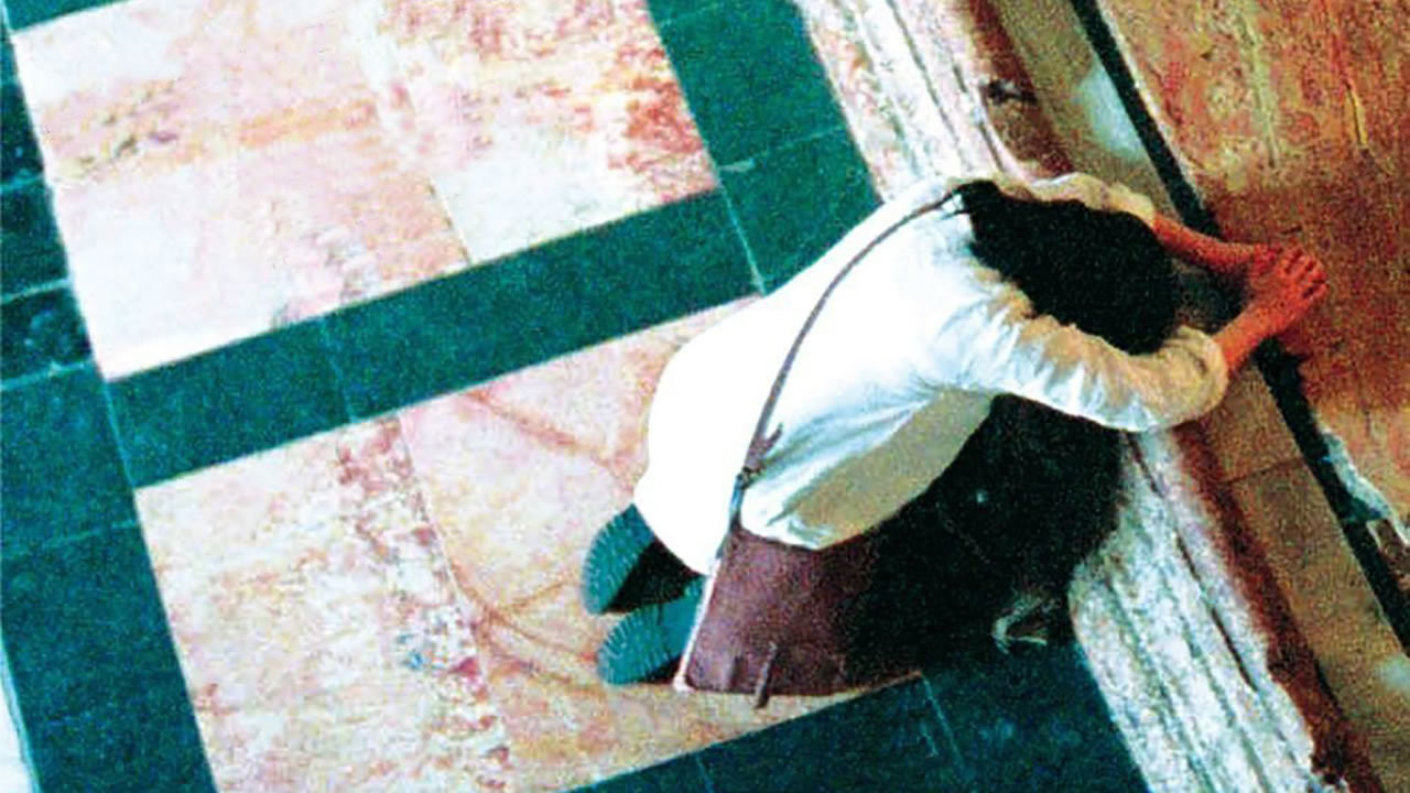 Mary (2005) abspielen