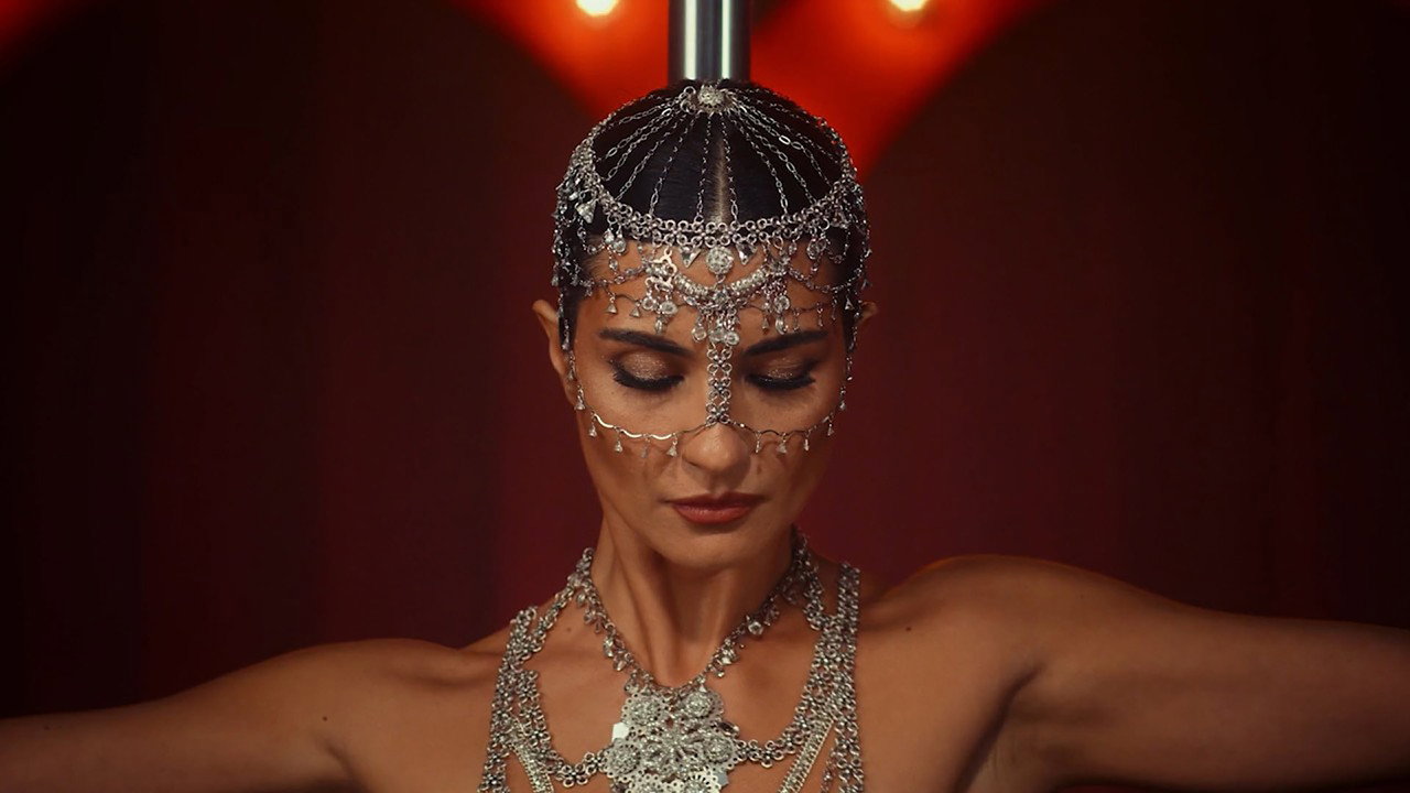 Sultana (2026) abspielen
