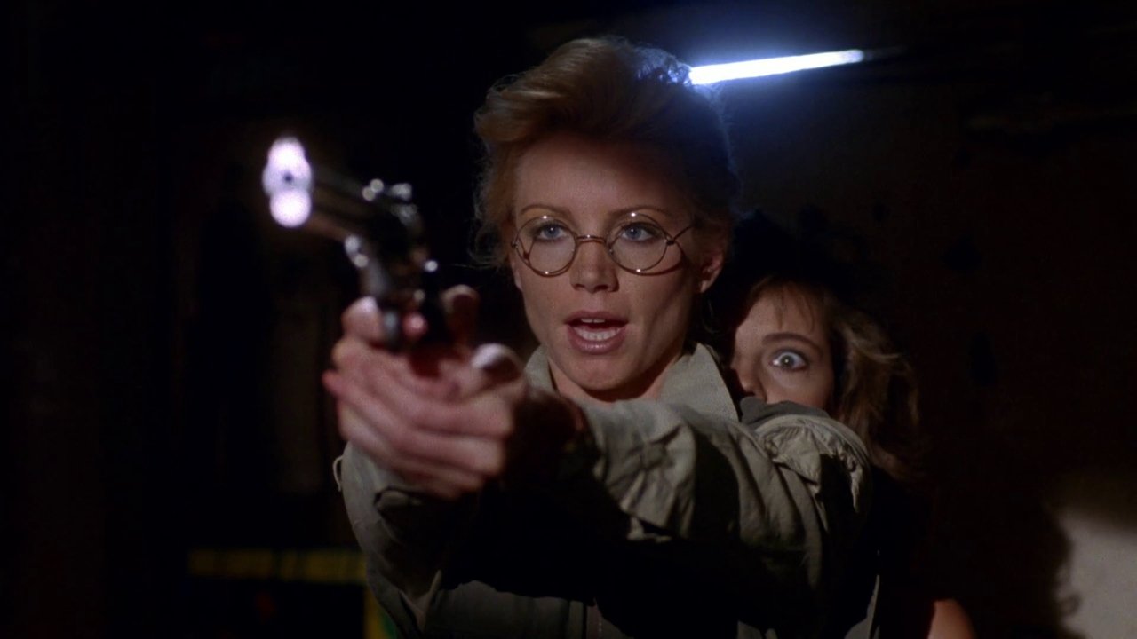 Kannibalinnen im Avocado-Dschungel des Todes (1989) abspielen