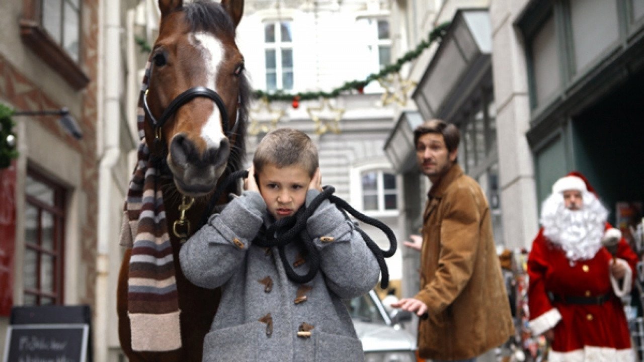 Das Pferd auf dem Balkon (2012) abspielen