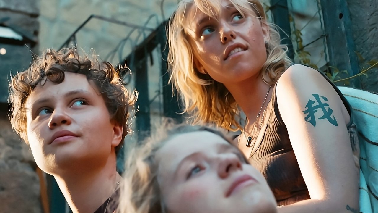 Dead Girls Dancing (2023) abspielen