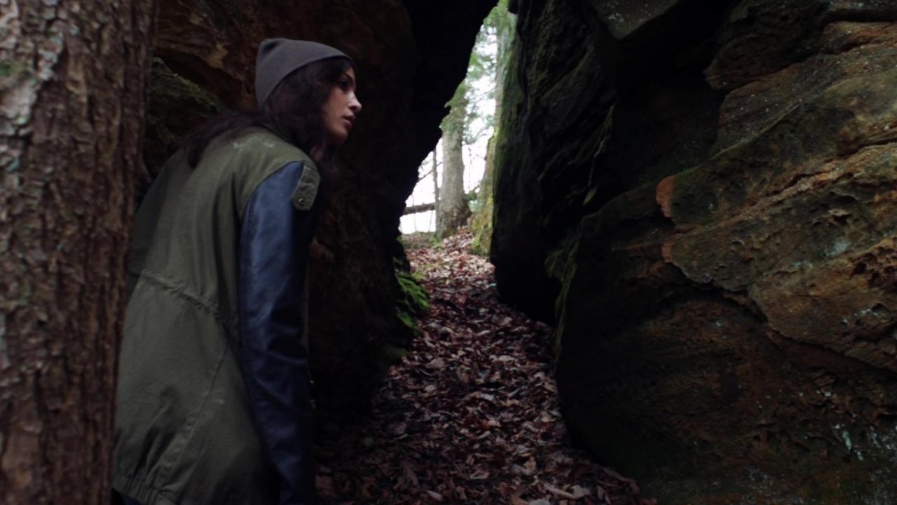 Demon Hole (2017) abspielen