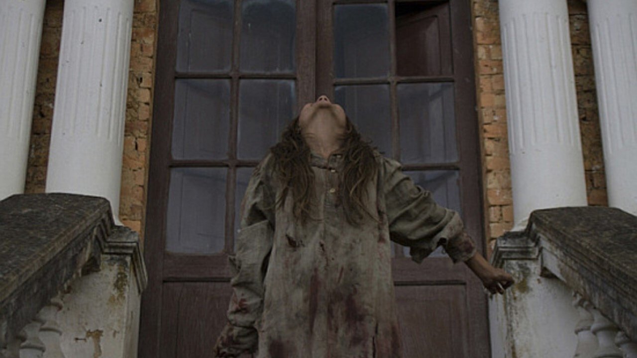 Gallows Hill (2014) abspielen
