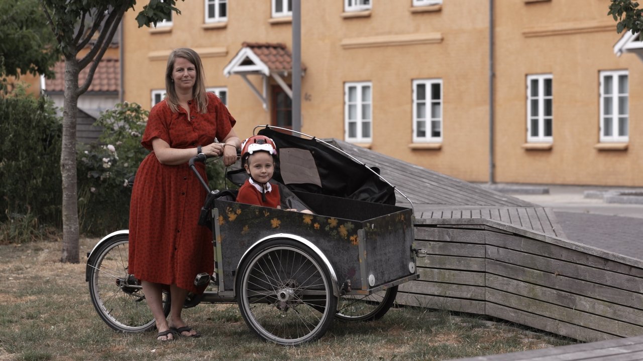Woman (2020) abspielen