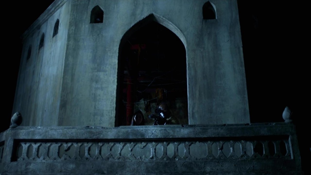 Elephant White (2011) abspielen