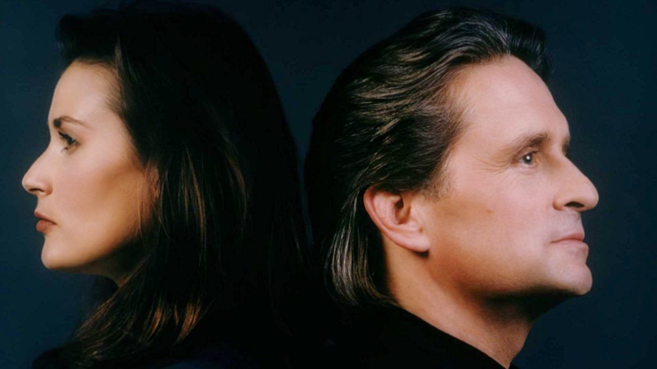 Enthüllung (1994) abspielen