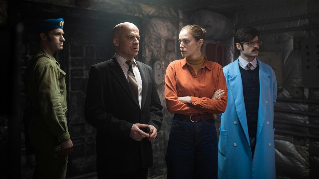 Superdeep (2020) abspielen