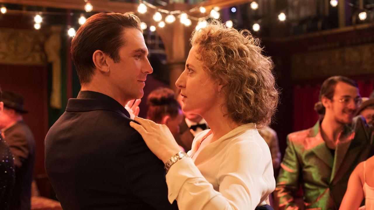 Ich bin dein Mensch (2021) abspielen