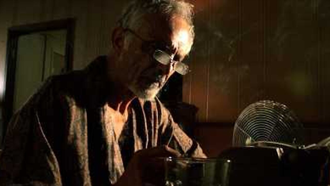 Mysteria (2011) abspielen