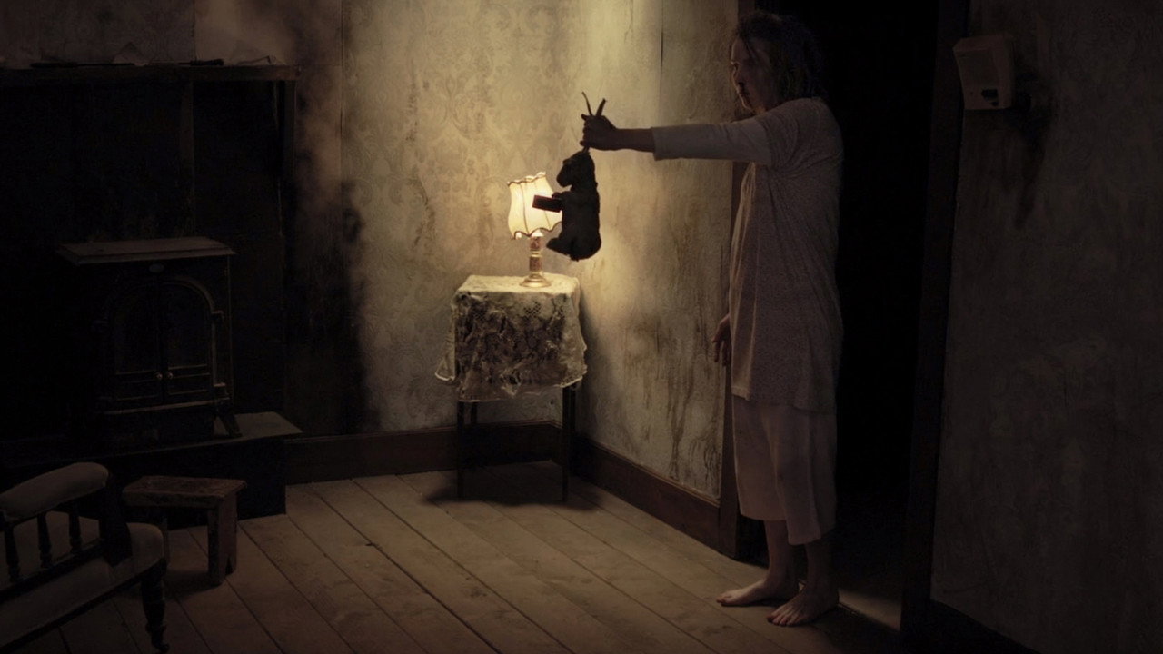 Caveat (2021) abspielen