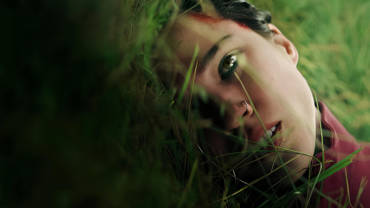 Don't Move (2024) abspielen