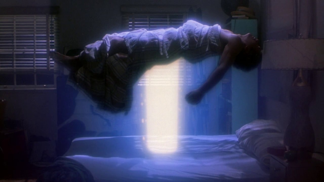 Slaughterhouse - Ein Horror-Trip ins Jenseits (1988) abspielen