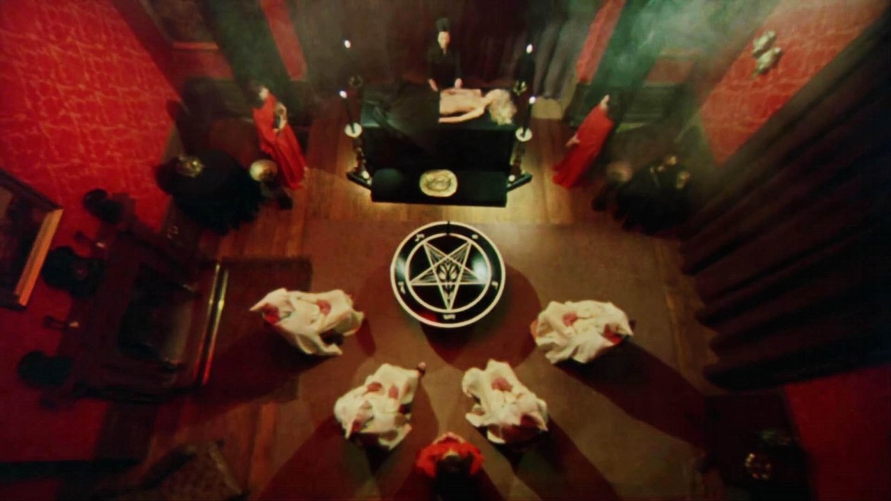 Dracula braucht frisches Blut (1973) abspielen