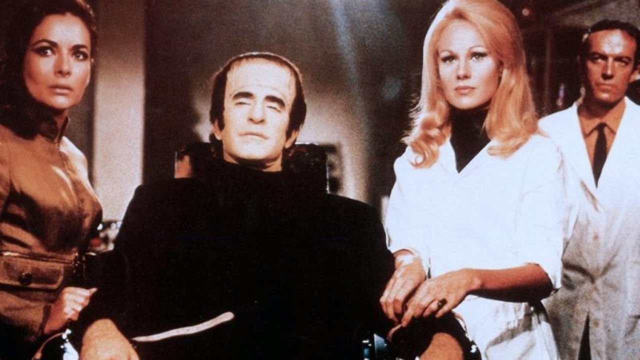 Dracula jagt Frankenstein (1970) abspielen