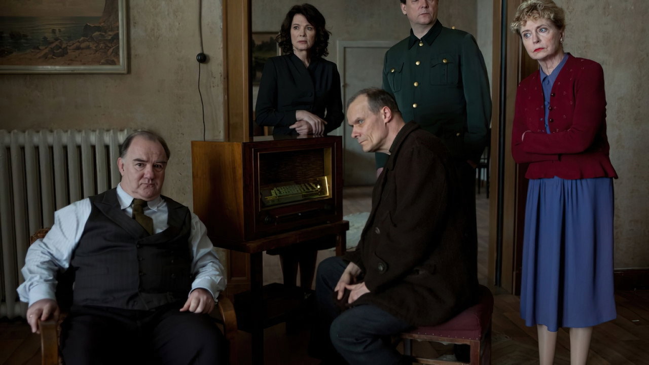 Das Zeugenhaus (2014) abspielen