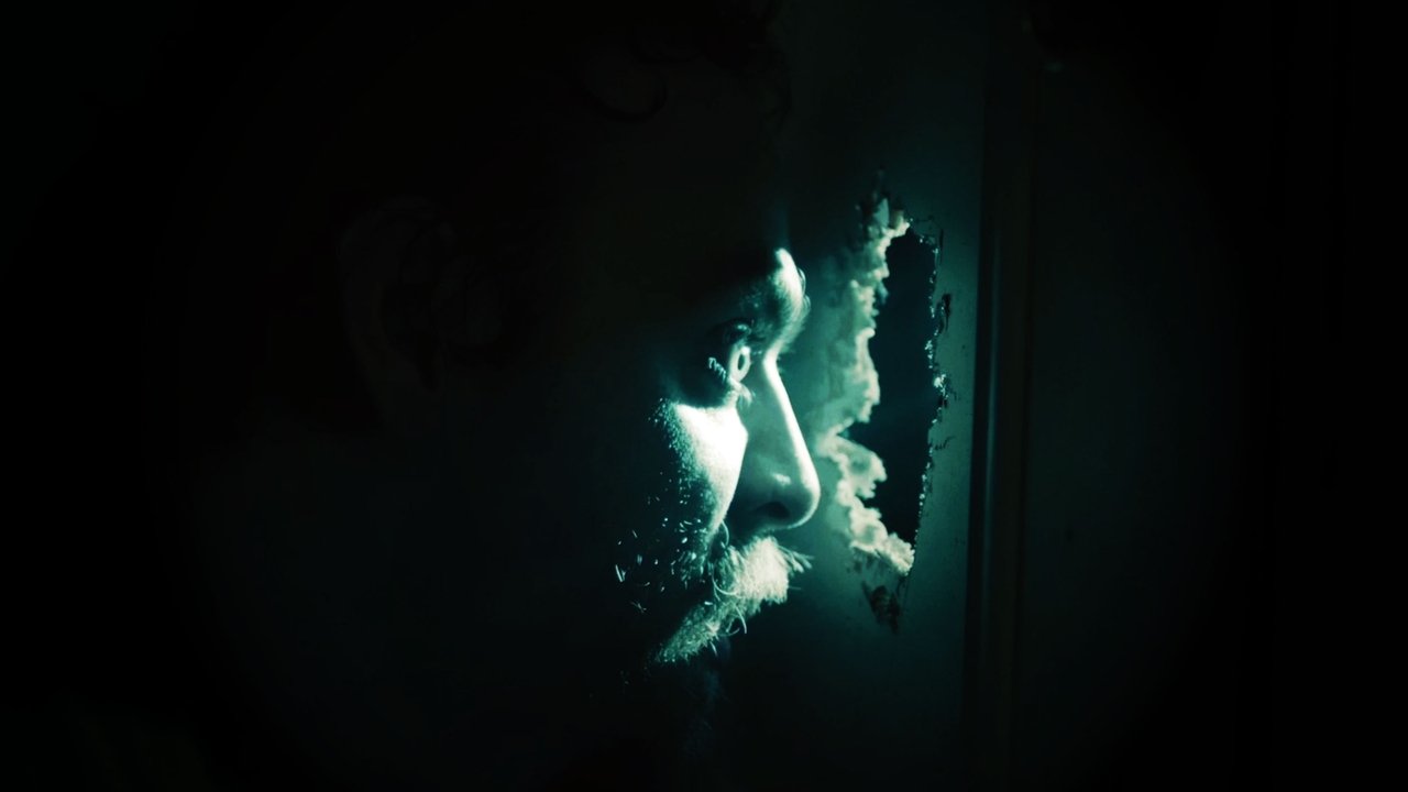 After Midnight - Die Liebe ist ein Monster (2019) abspielen