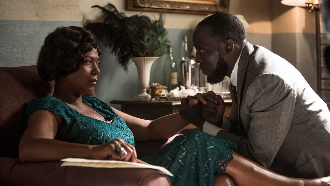 Bessie (2015) abspielen