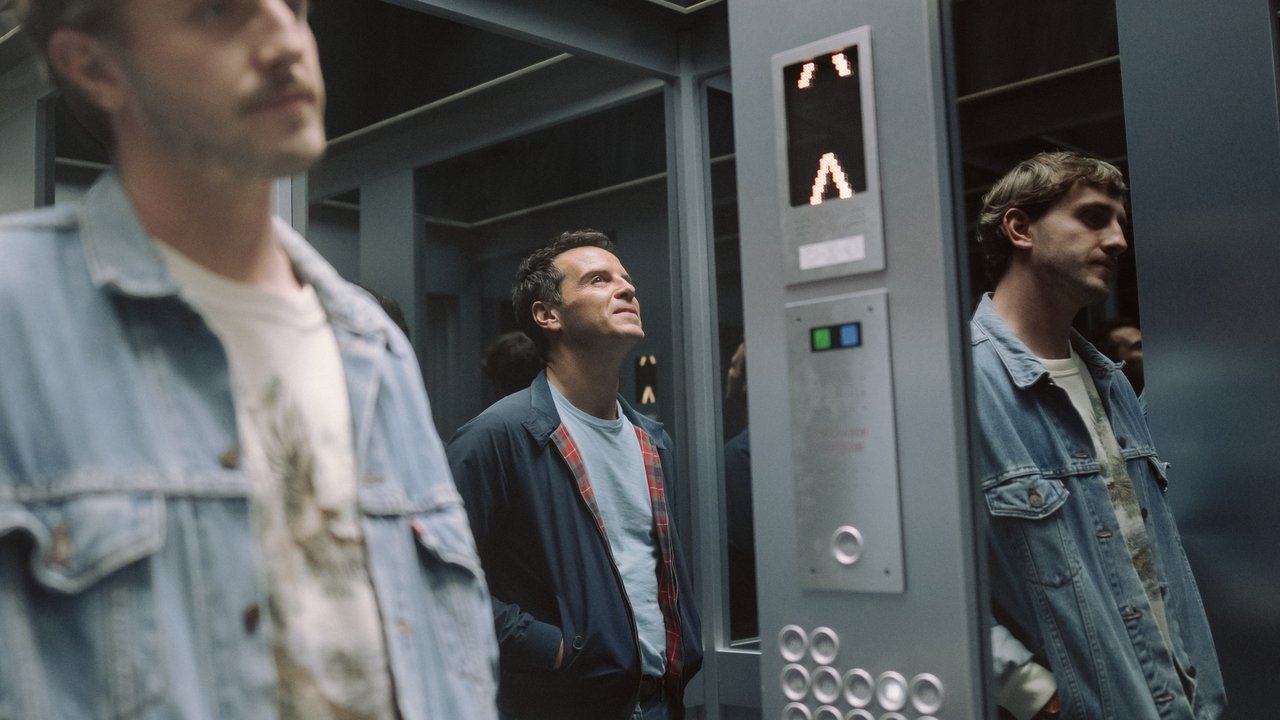 All of Us Strangers (2023) abspielen