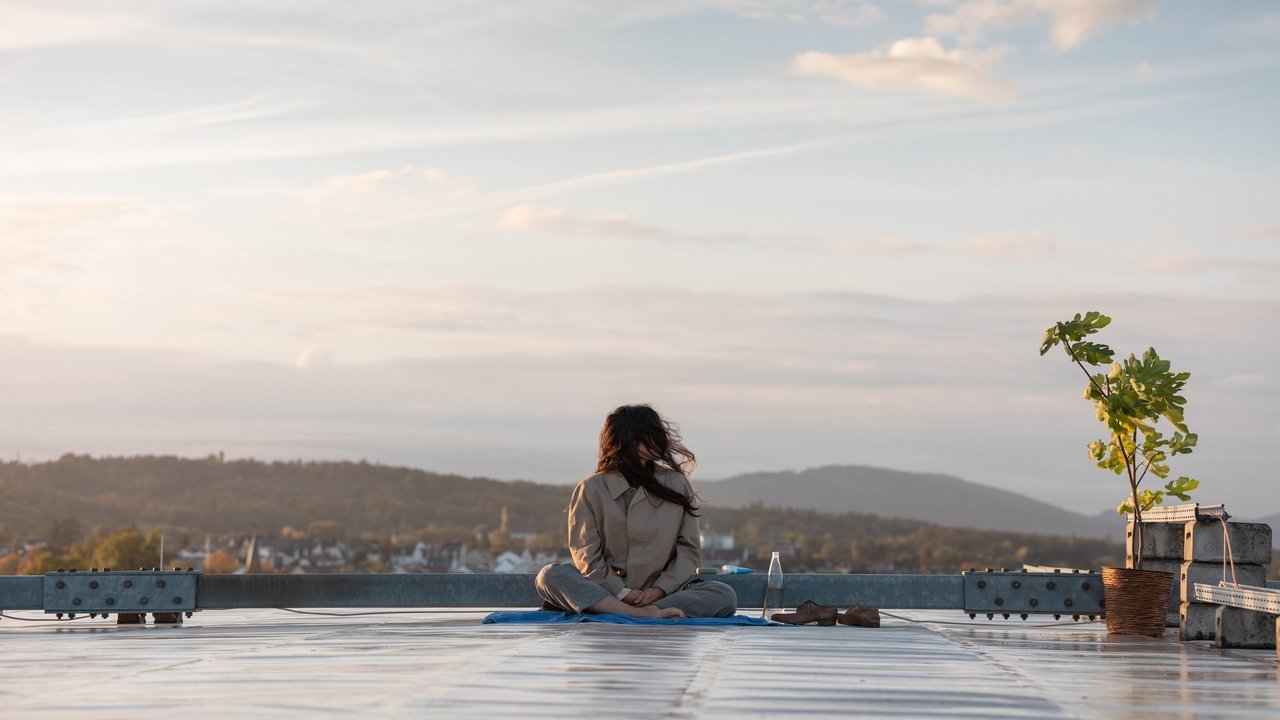 Chaos und Stille (2025) abspielen