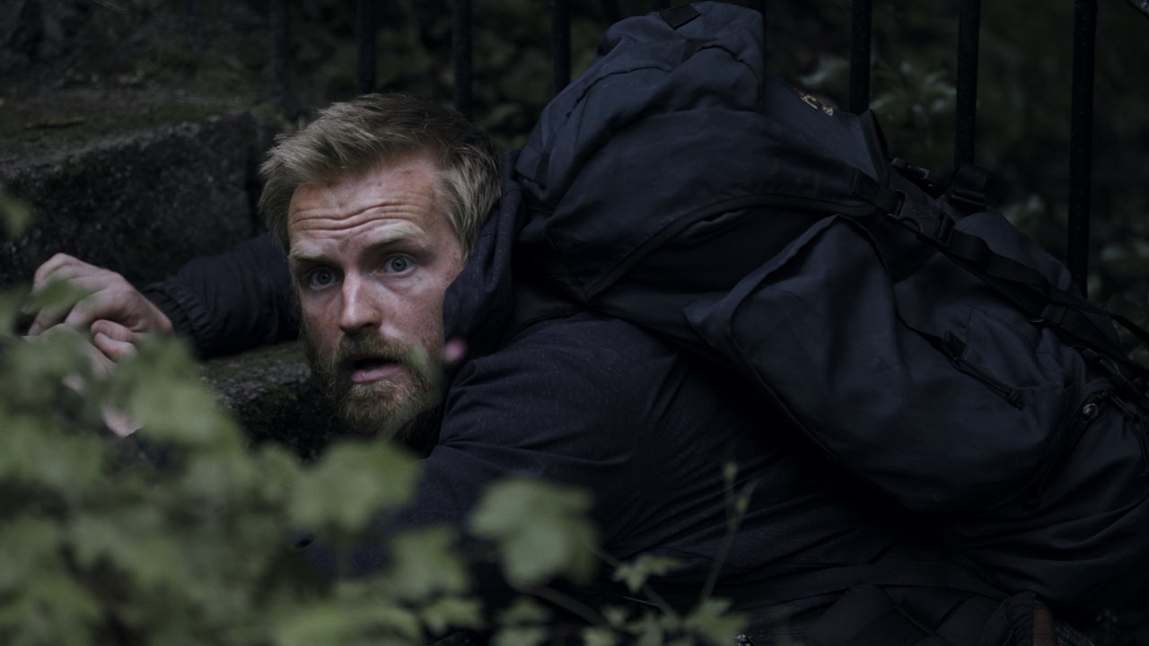 Among the Living (2022) abspielen