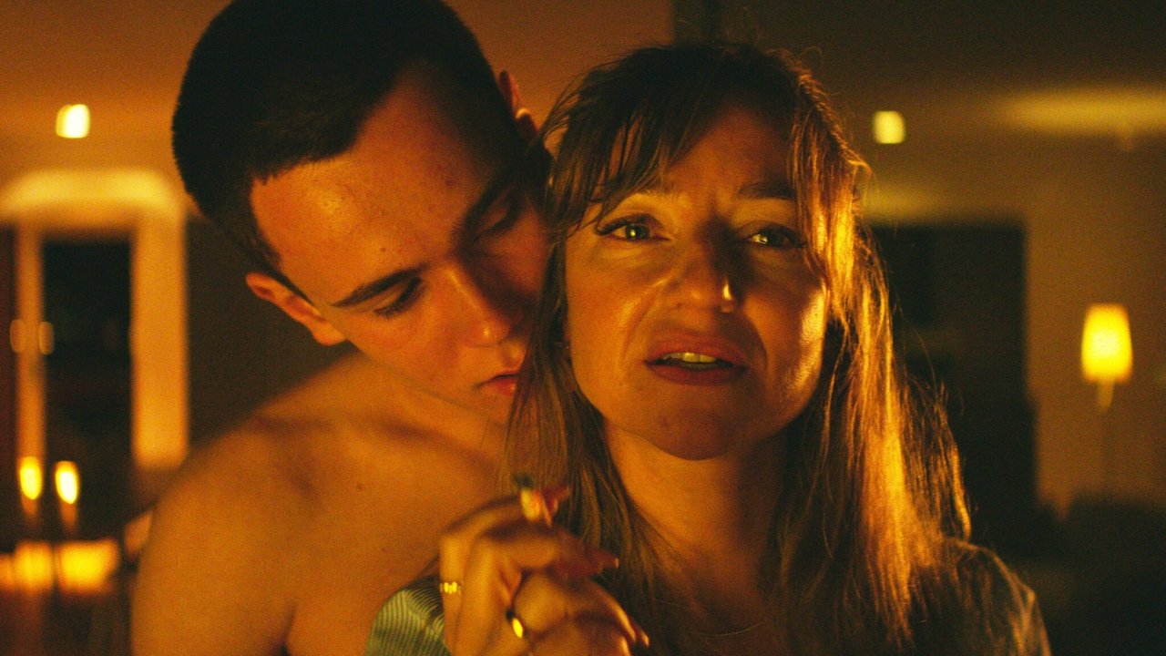 Eine Affäre - Verbotene Liebe (2018) abspielen