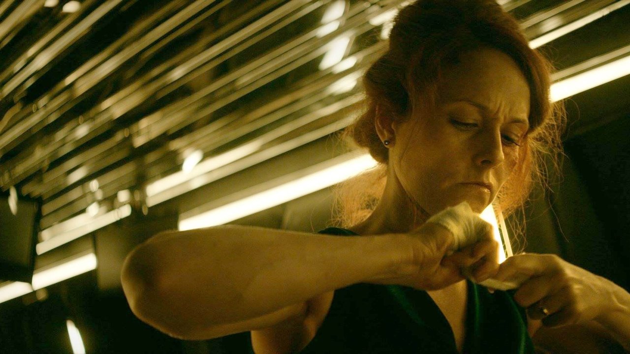 The Glass Coffin (2016) abspielen