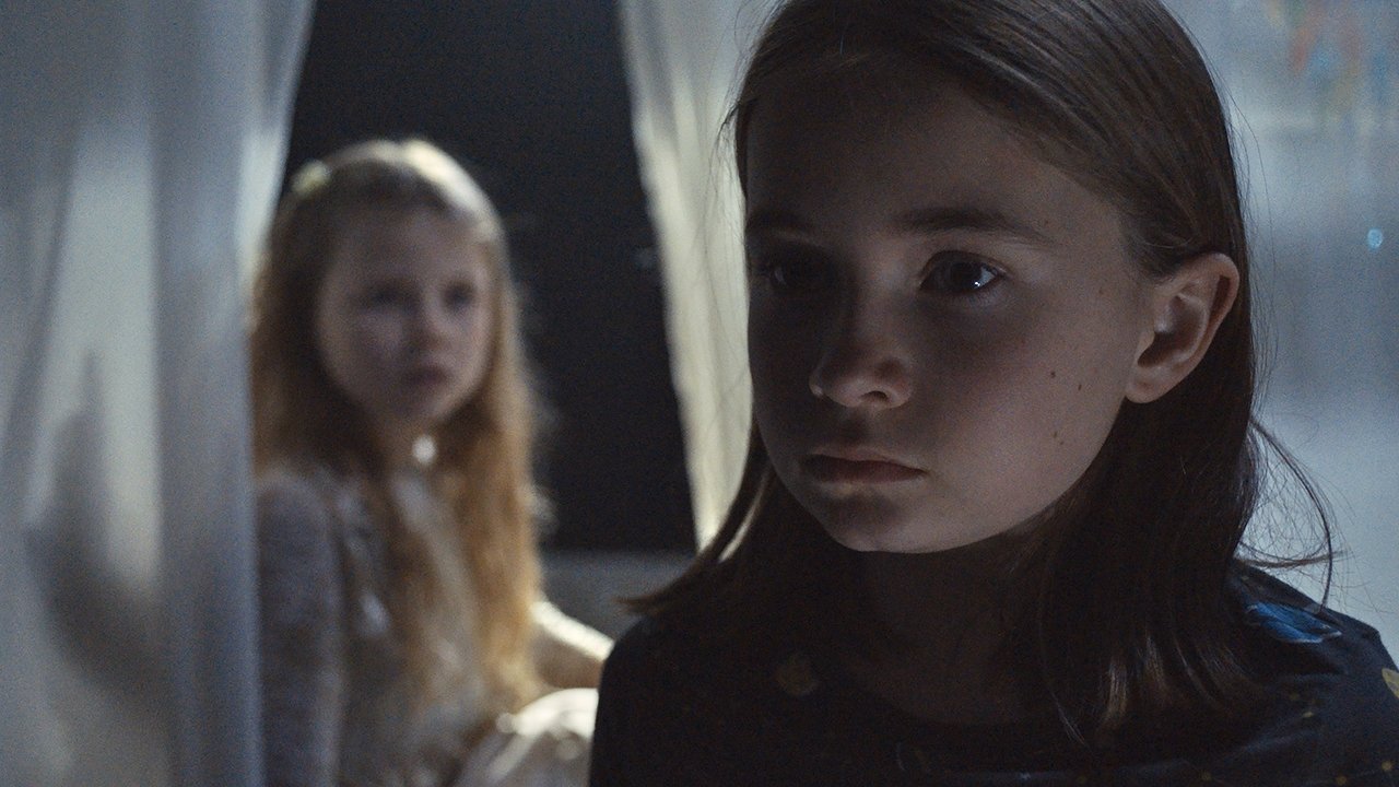 Martyrs Lane - A Ghost Story (2022) abspielen