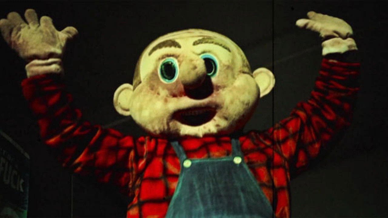 Famine (2011) abspielen