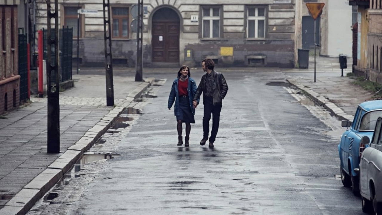 Zwischen uns die Mauer (2019) abspielen