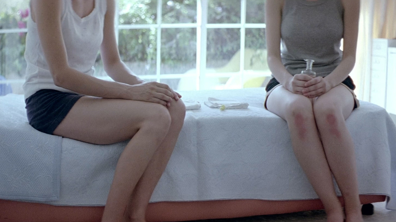 Dogtooth (2009) abspielen