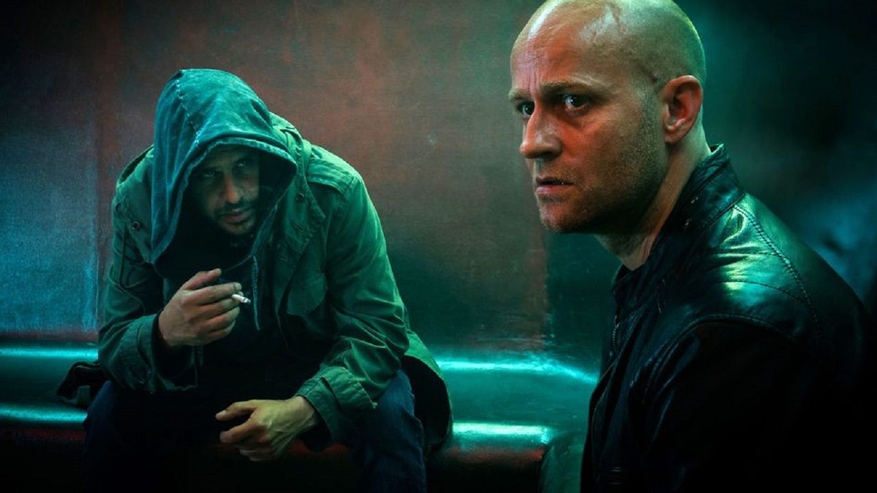 Stereo (2014) abspielen
