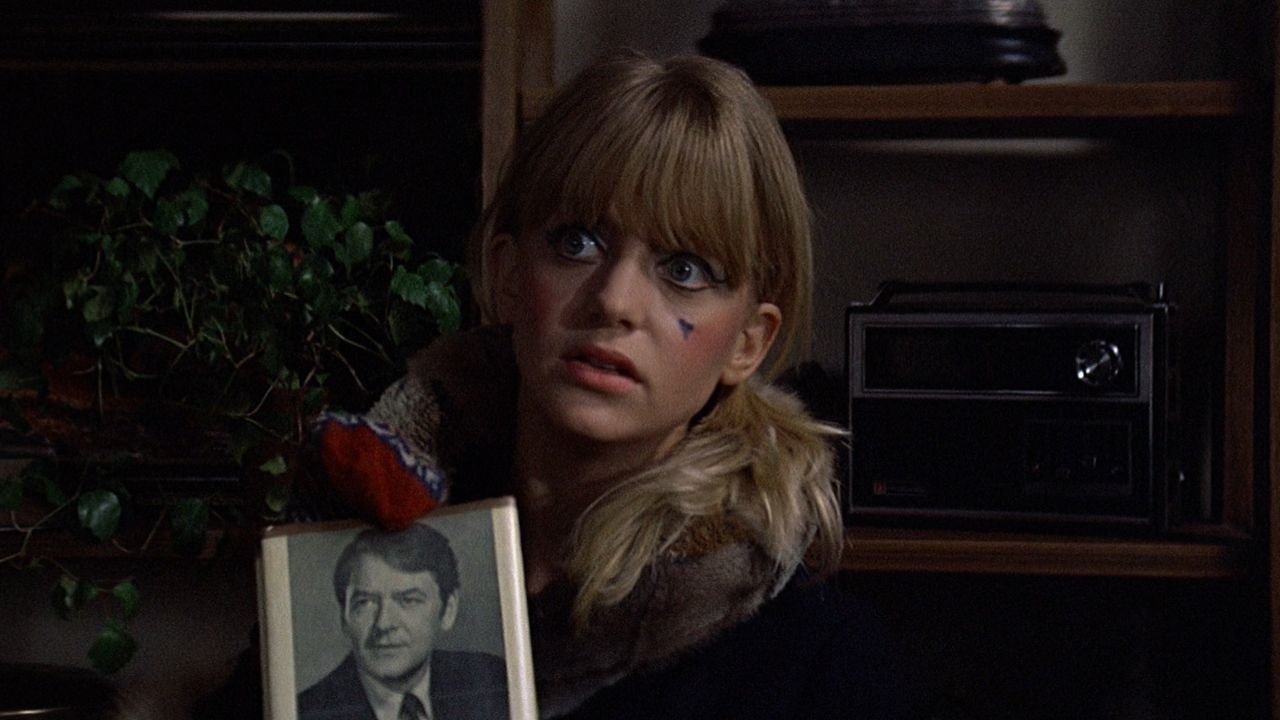 Das Mädchen von Petrovka (1974) abspielen