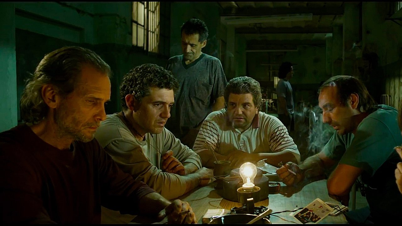 Prison Escape - Der Tunnel der Knochen (2011) abspielen