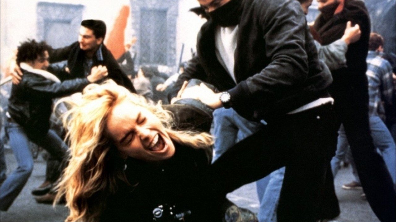 Verliebt in die Gefahr (1991) abspielen