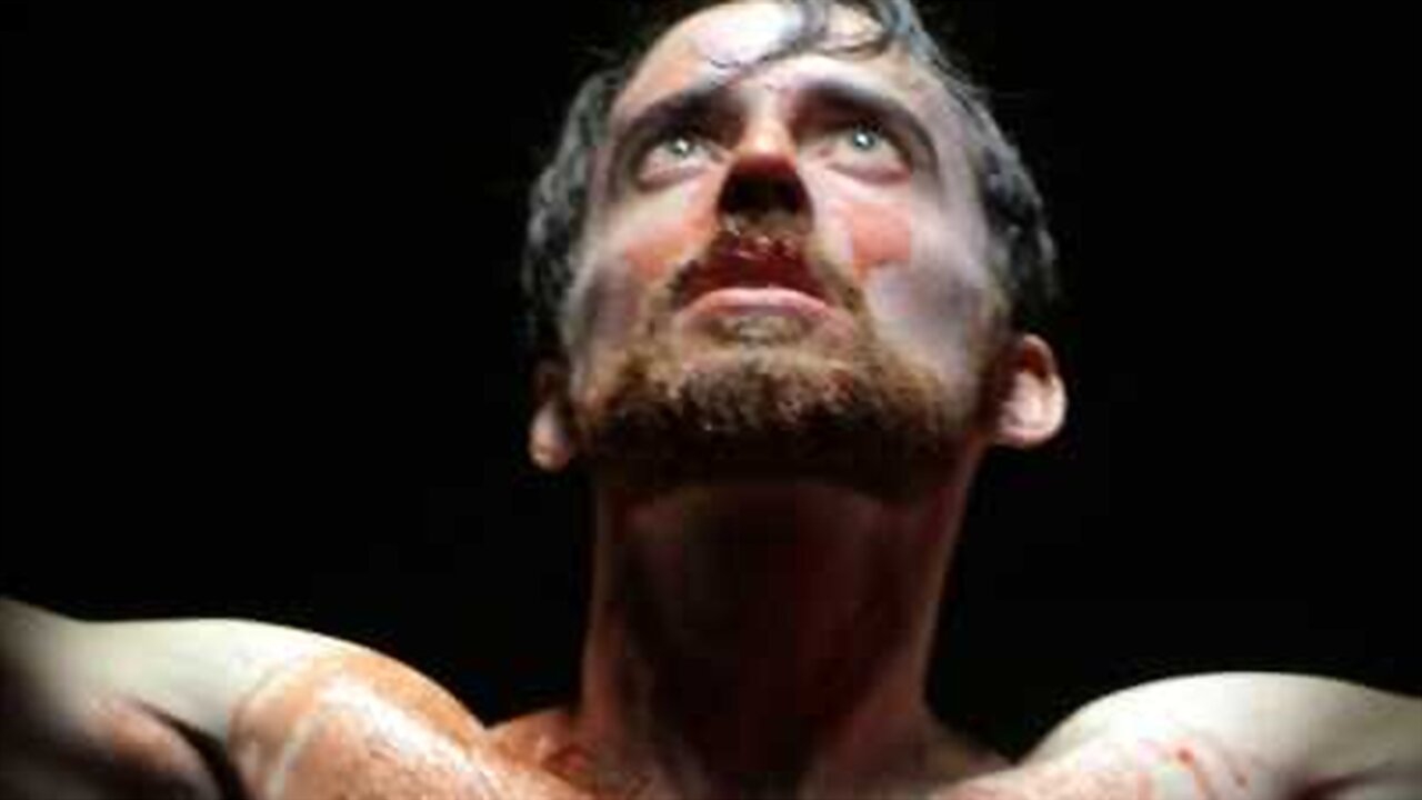 Strange Blood (2015) abspielen