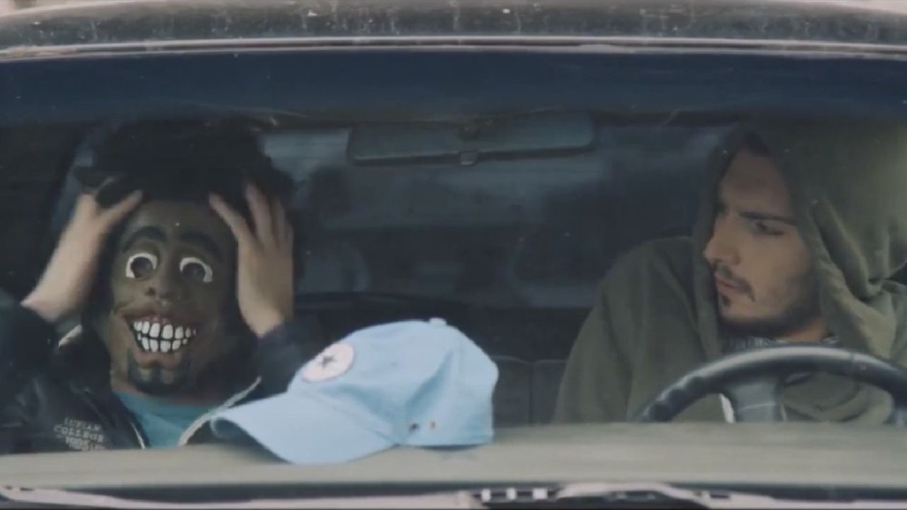 კრიმინალები (2015) abspielen