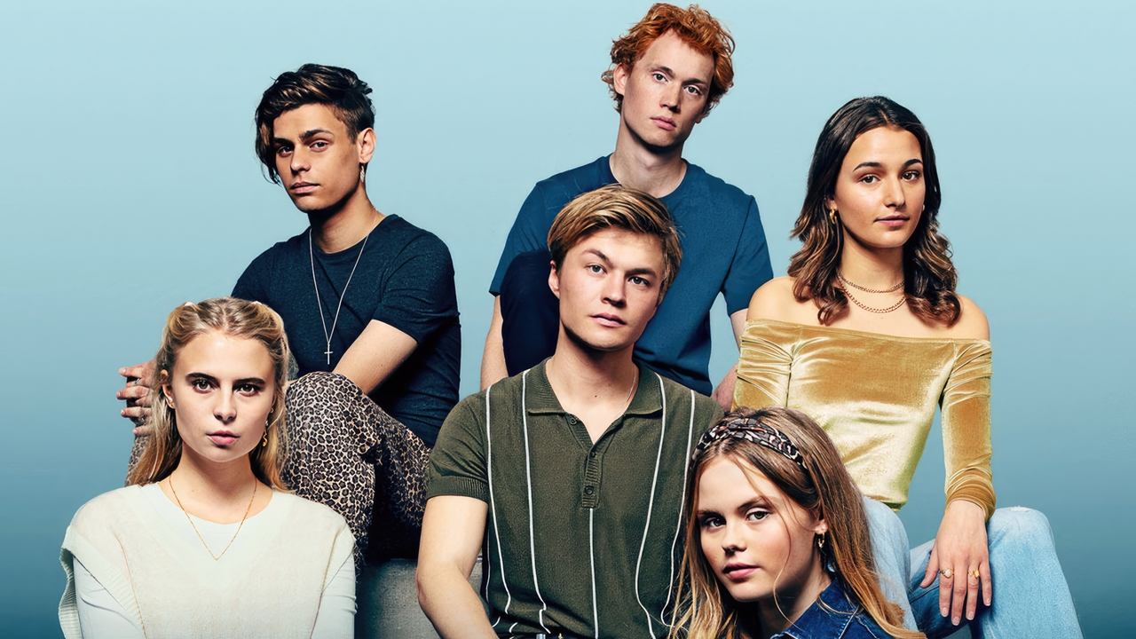Pretty Young Thing (2022) abspielen