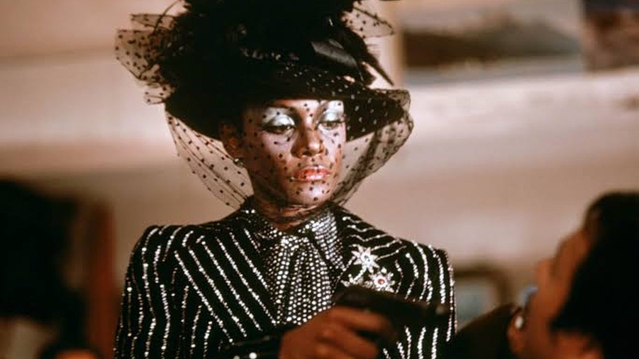 Cleopatra Jones gegen die Drachenlady (1975) abspielen