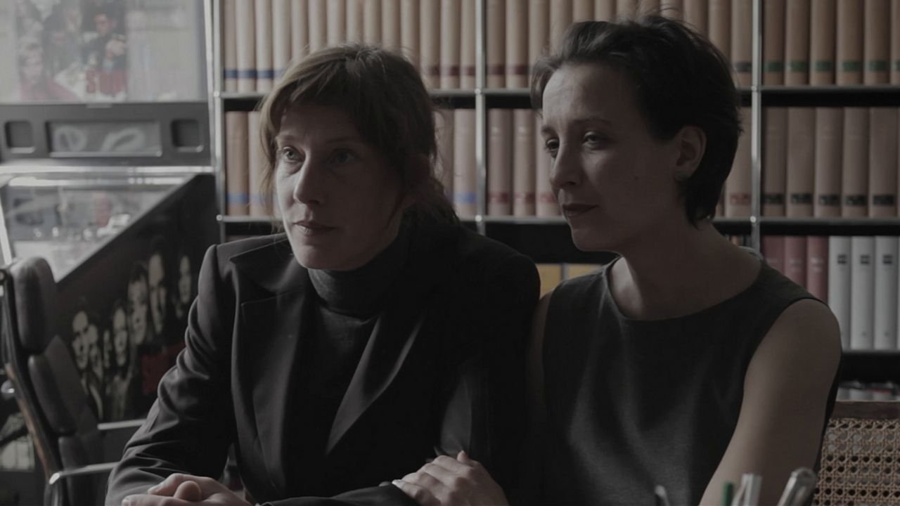 Zwei Mütter (2013) abspielen