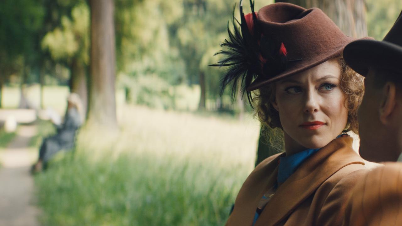 Die Spionin (2019) abspielen