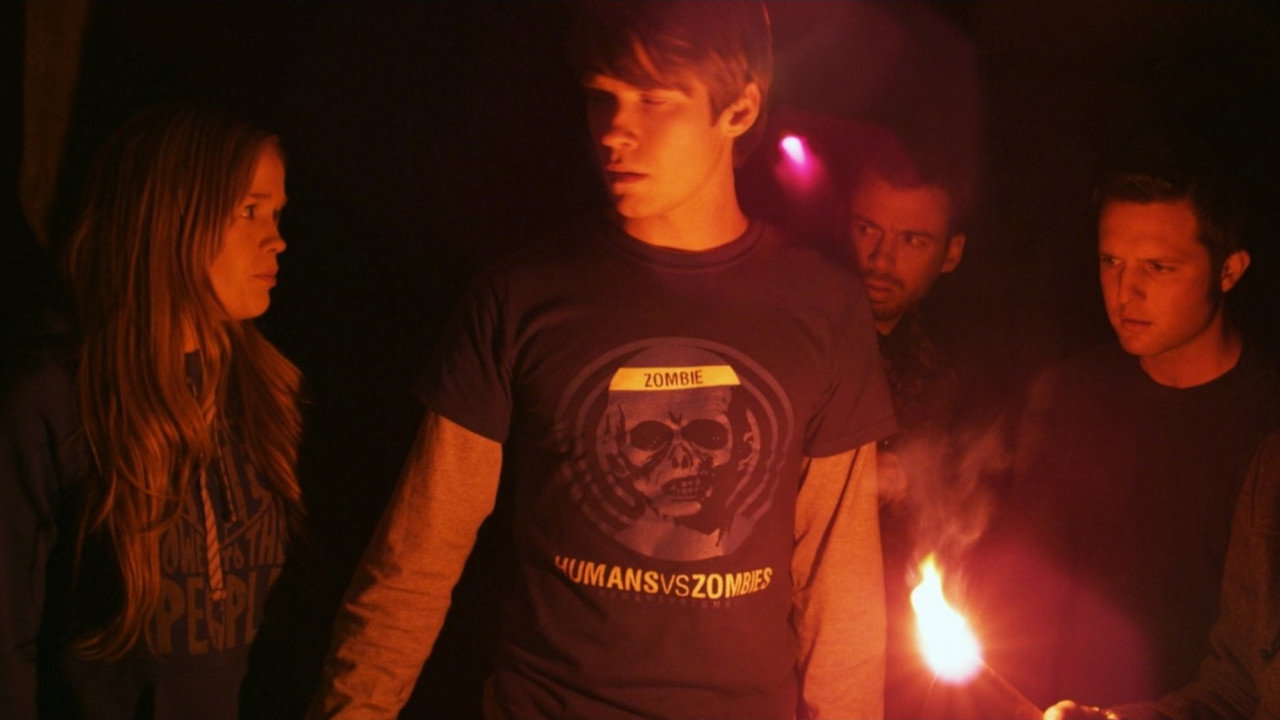 Humans vs Zombies (2011) abspielen