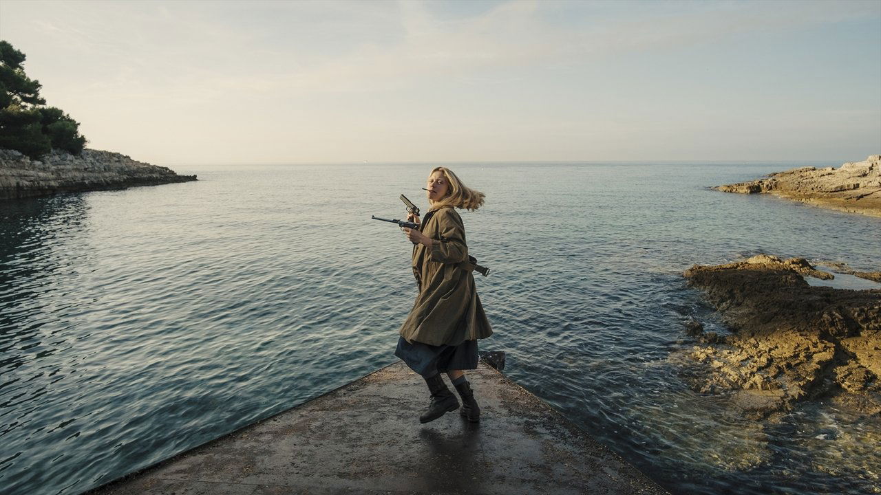 Mayday (2021) abspielen