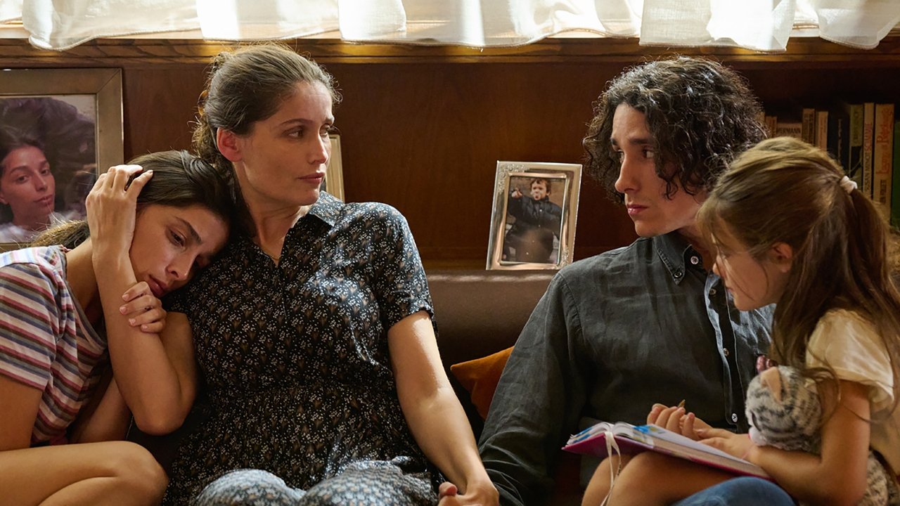 Noch war es Nacht (2024) abspielen