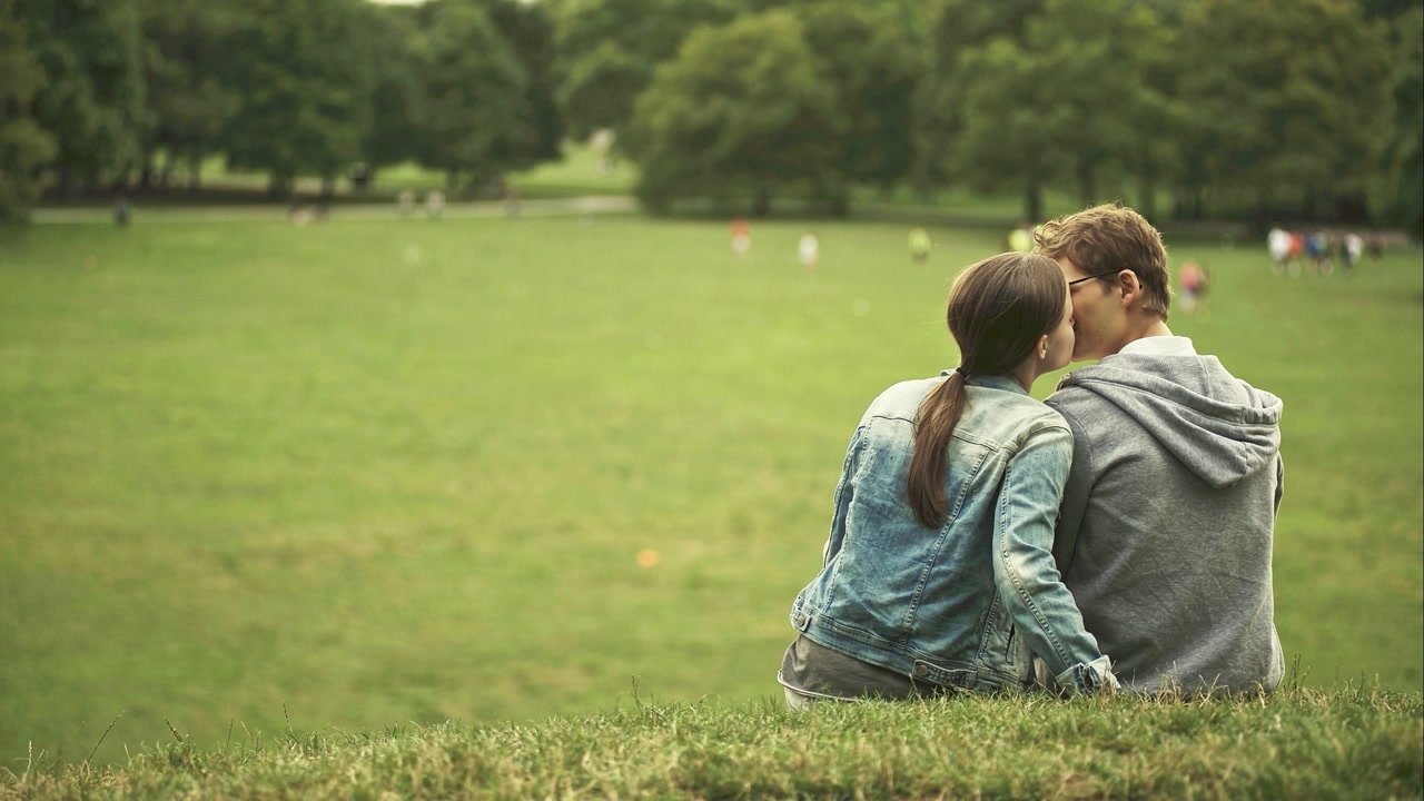 About a Girl (2015) abspielen
