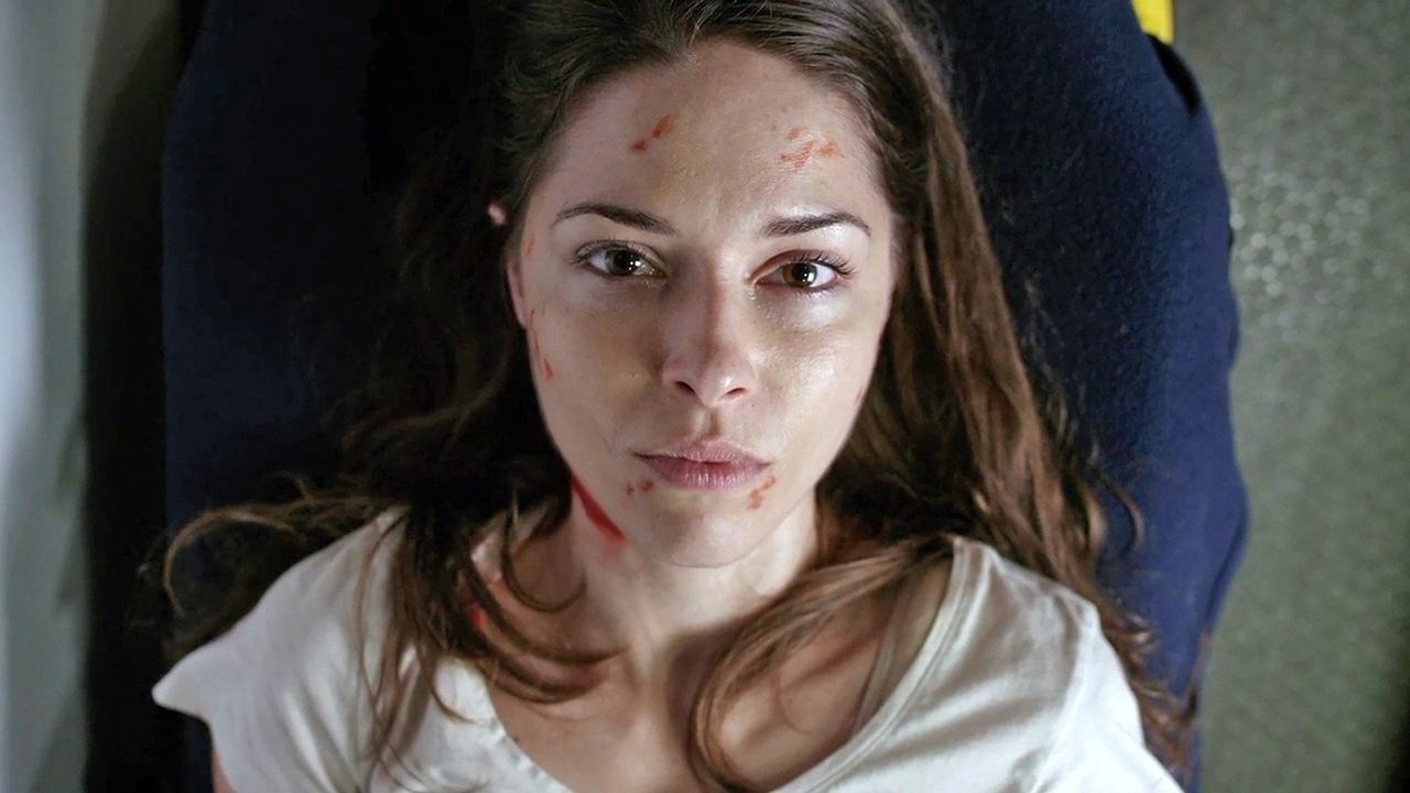 Molly Hartley 2 - Der Exorzismus (2015) abspielen