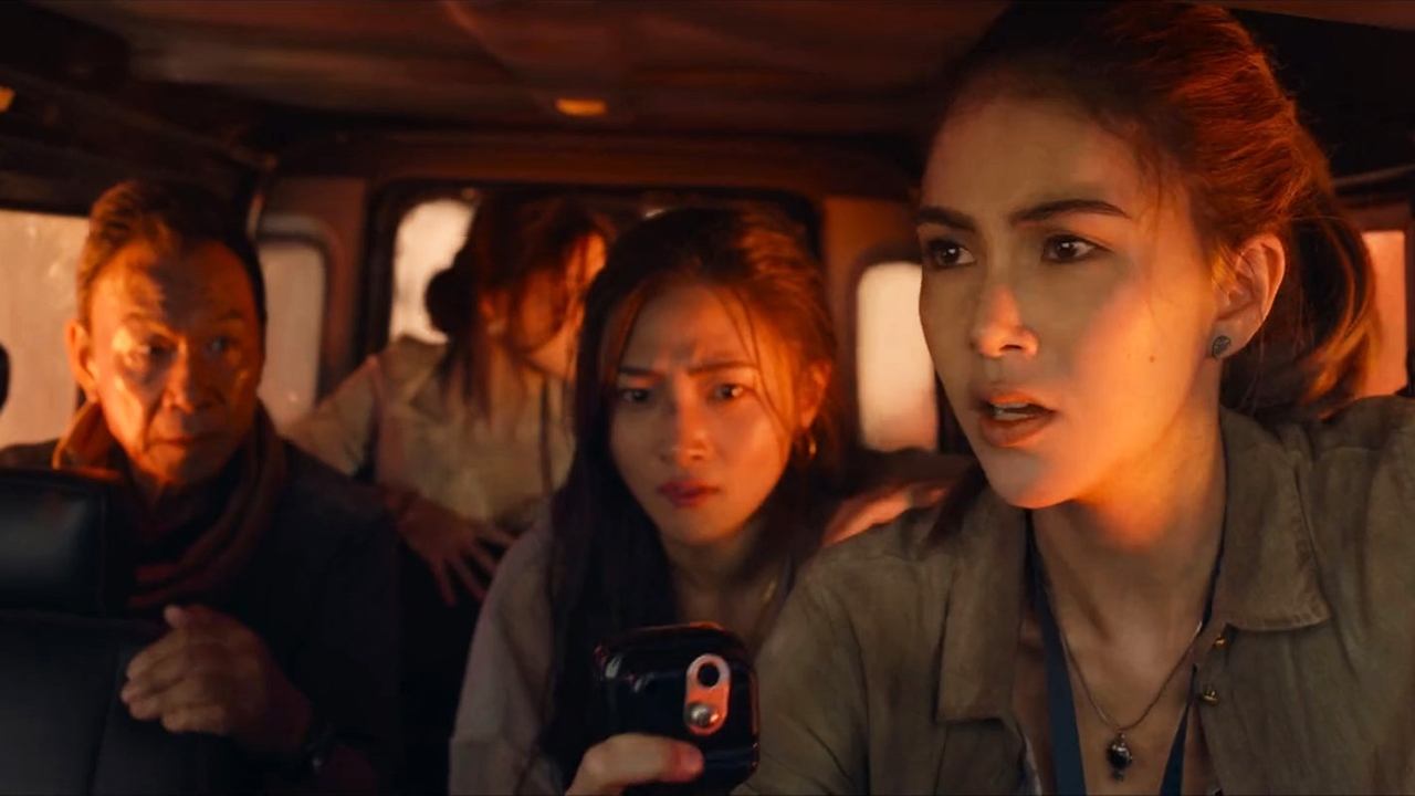 Skyfire (2019) abspielen