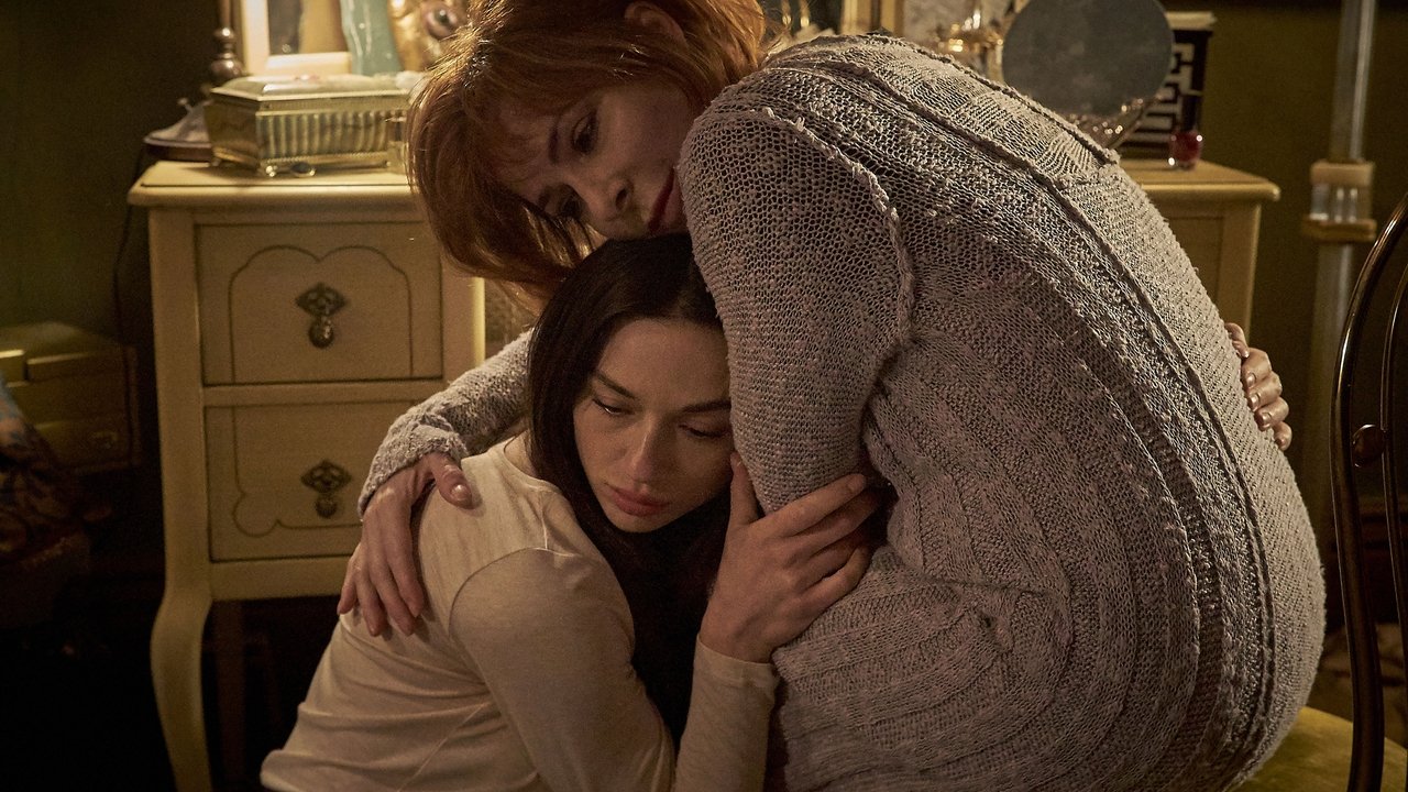 Ghostland (2018) abspielen