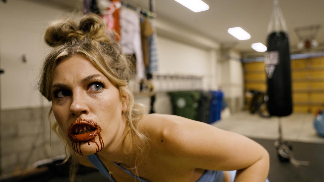 Shark Girl (2024) abspielen