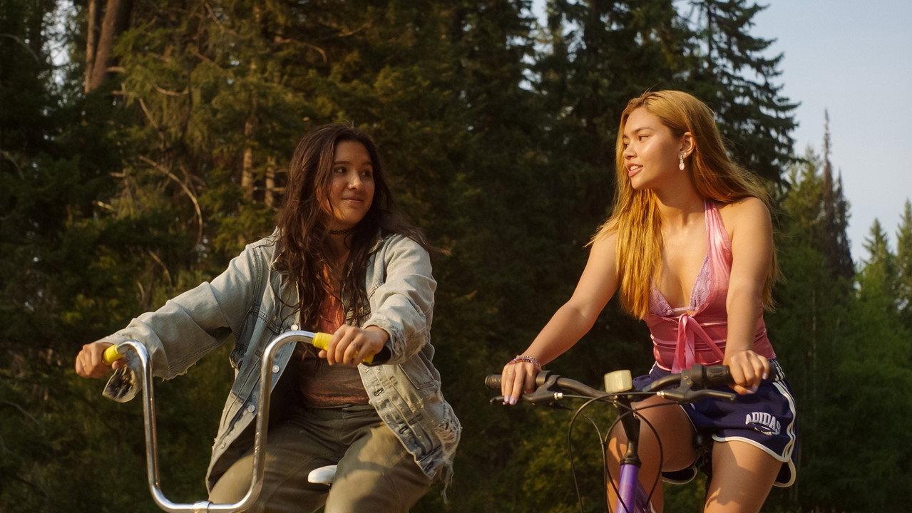 Girls Like Girls (2026) abspielen